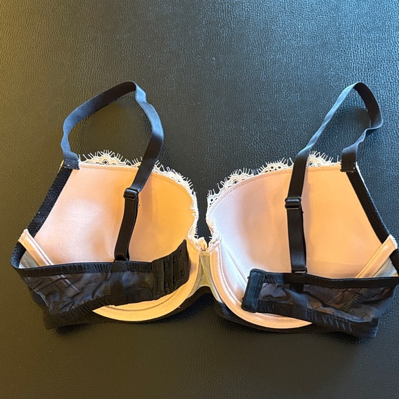 Adore Me Black and Cream Lace Push Up Bra - Picture 2 of 3